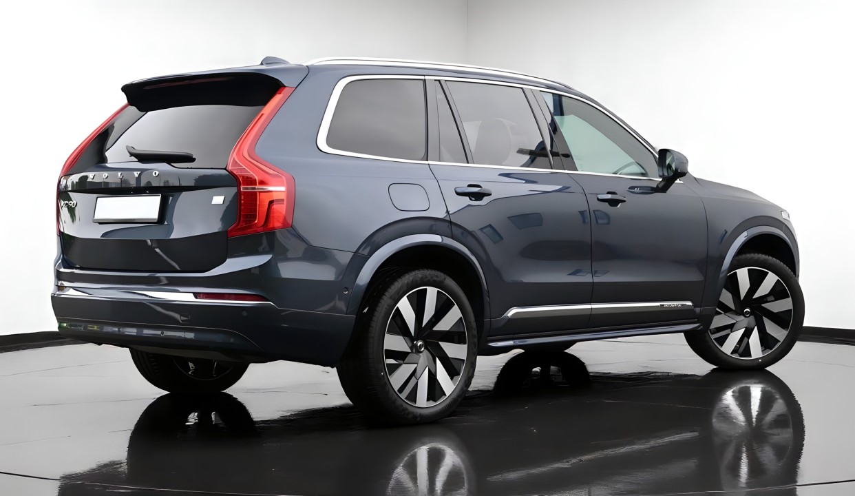 Volvo XC 90 T8 Recharge Ultra Bright (3)