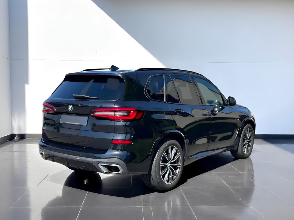 BMW X5 xDrive30d M-Sport (2)