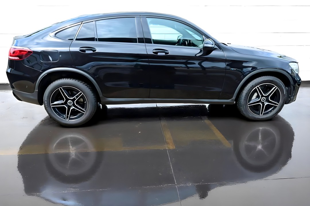 Mercedes-Benz GLC Coupe 300 e 4Matic AMG (3)