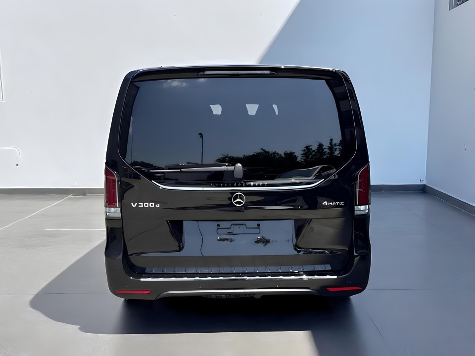 Mercedes-Benz V 300d 4MATIC Extralong EXCLUSIVE (4)