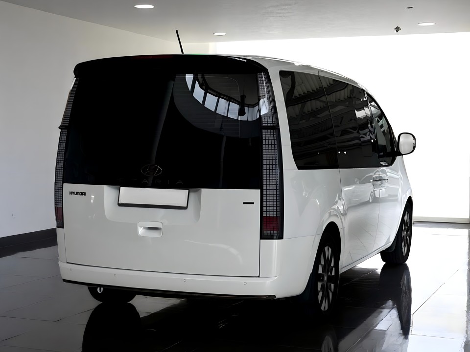 Hyundai Staria 2.2 CRDI Signature (2)