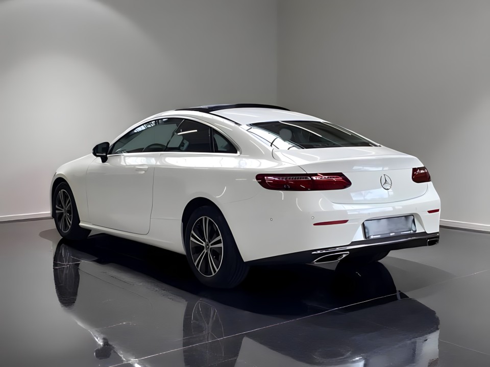 Mercedes-Benz E 220d Coupé Avantgarde (3)