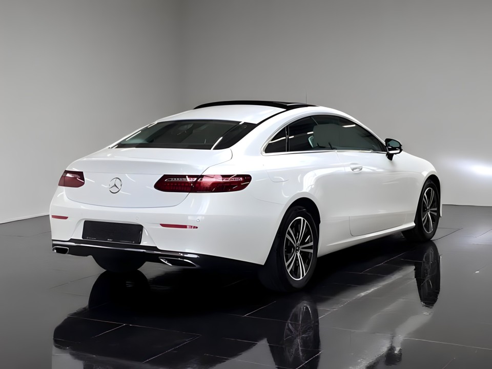 Mercedes-Benz E 220d Coupé Avantgarde (2)