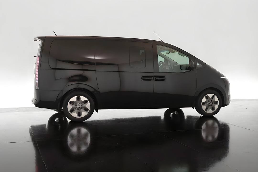 Hyundai Staria 2.2 CRDi 4WD Prime (5)