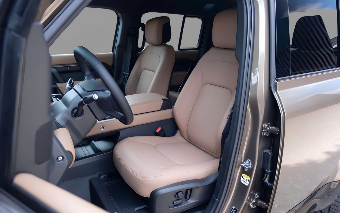 Land Rover Defender 2.0 P300e (5)