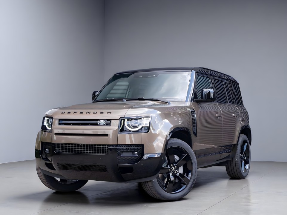 Land Rover Defender 2.0 P300e (3)
