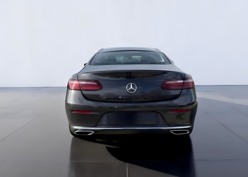 Mercedes-Benz E 220d Coupé Avantgarde (3)