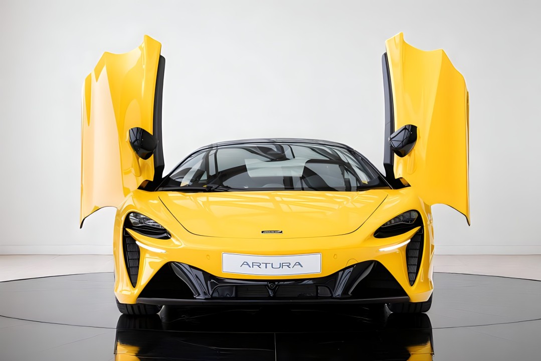 McLaren Artura (2)