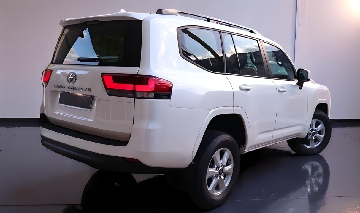 Toyota Land Cruiser 300 GXR (4)