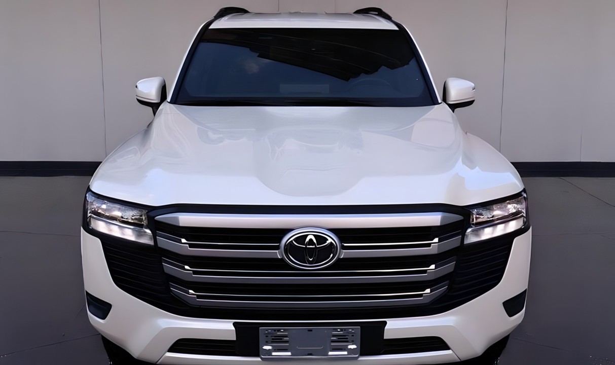 Toyota Land Cruiser 300 GXR (2)