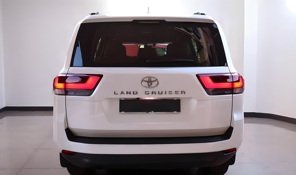 Toyota Land Cruiser 300 GXR (5)