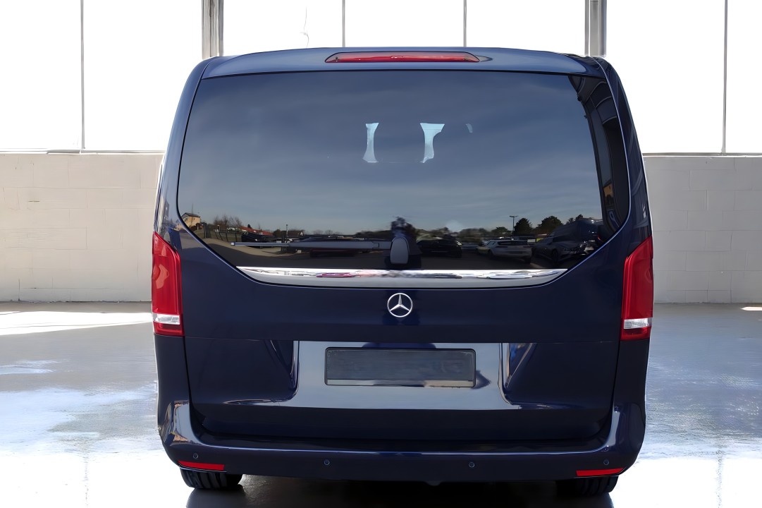 Mercedes-Benz V 300d 4MATIC Avantgarde Extralong (3)