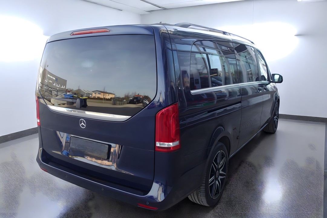 Mercedes-Benz V 300d 4MATIC Avantgarde Extralong (2)