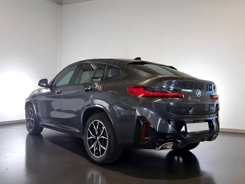 BMW X4 xDRIVE20d M-Sport (4)