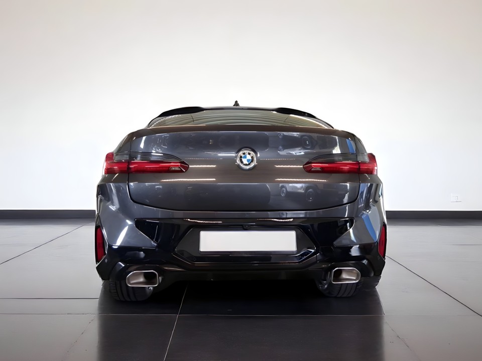 BMW X4 xDRIVE20d M-Sport (3)