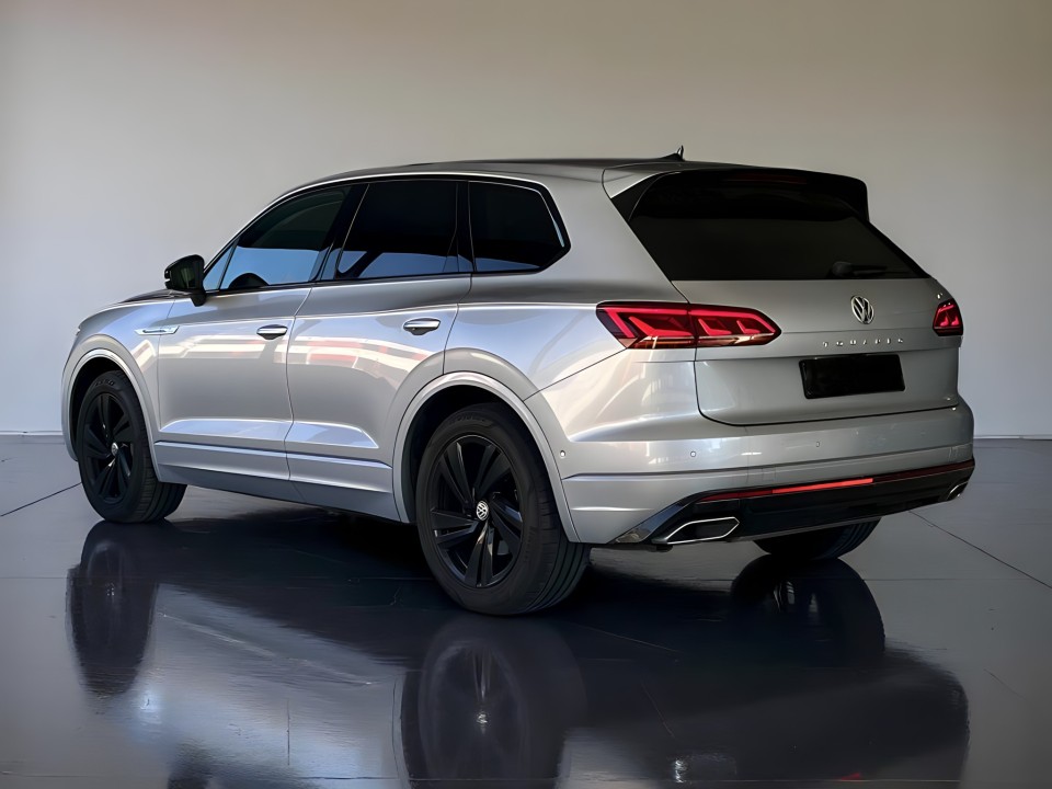 Volkswagen Touareg 3.0 TDI R-Line (5)