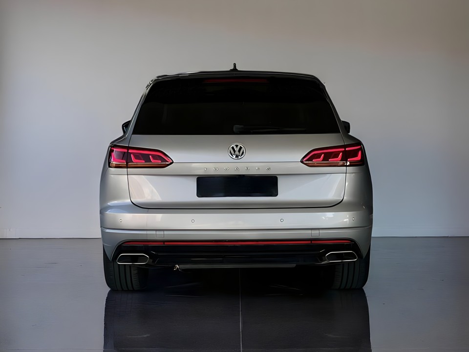 Volkswagen Touareg 3.0 TDI R-Line (3)