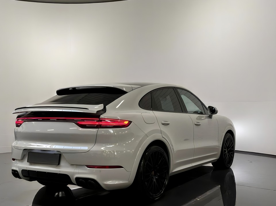 Porsche Cayenne Coupe E-Hybrid (3)