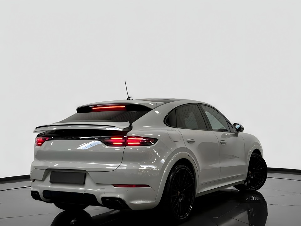Porsche Cayenne Coupe E-Hybrid (4)