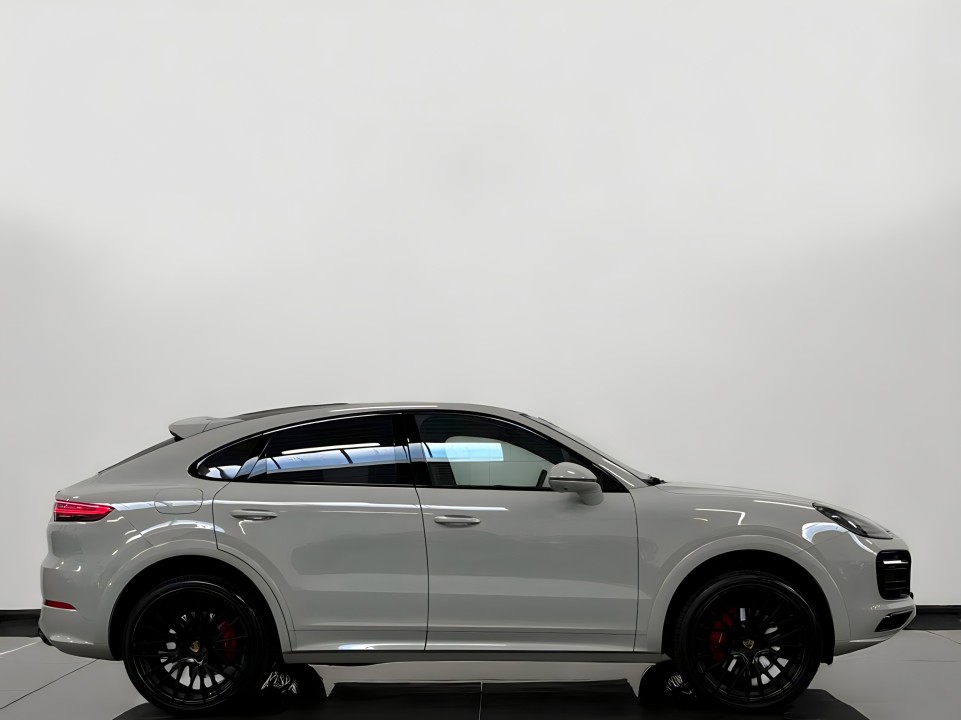 Porsche Cayenne Coupe E-Hybrid (2)