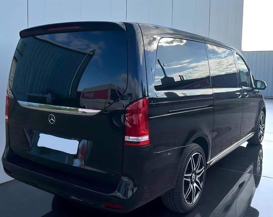 Mercedes-Benz V 300d AMG (2)