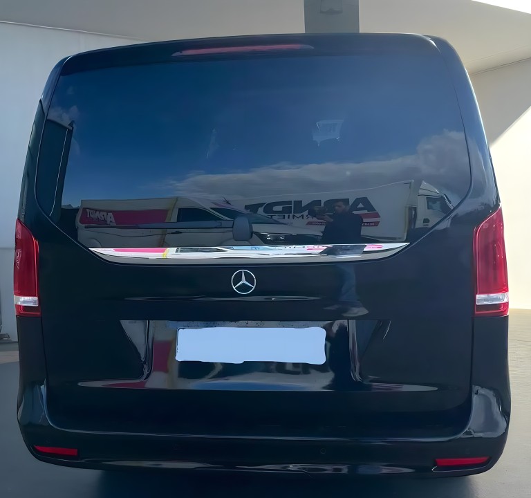 Mercedes-Benz V 300d AMG (3)