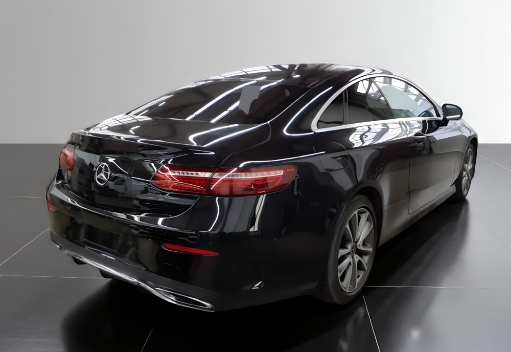 Mercedes-Benz E 220d Coupe AMG (2)