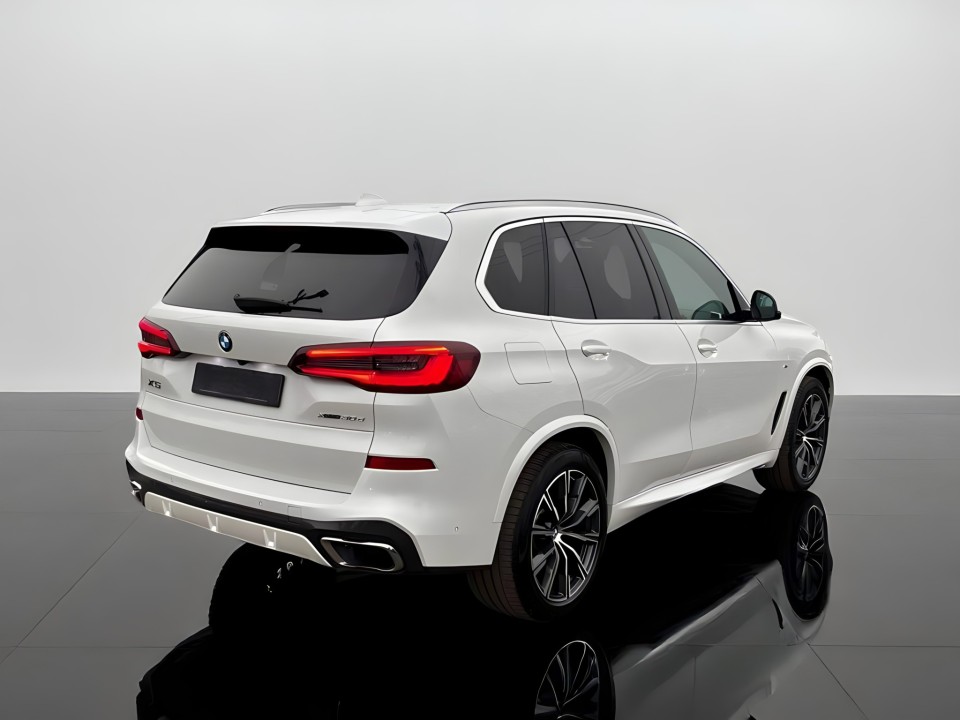 BMW X5 xDrive30d M-Sport (2)