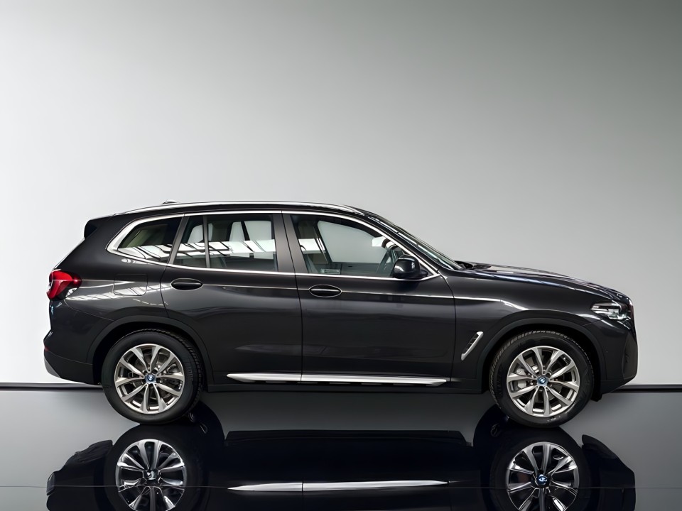 BMW X3 xDrive30e (2)