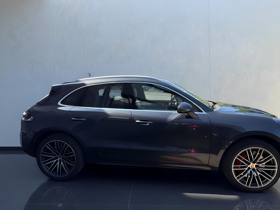 Porsche Macan Turbo (3)
