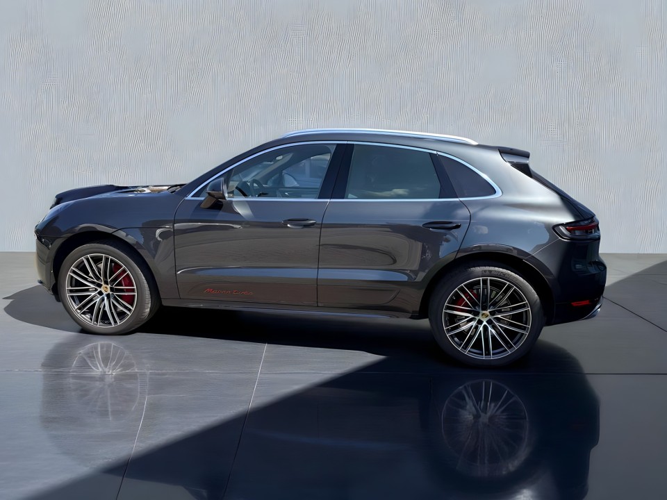 Porsche Macan Turbo (2)