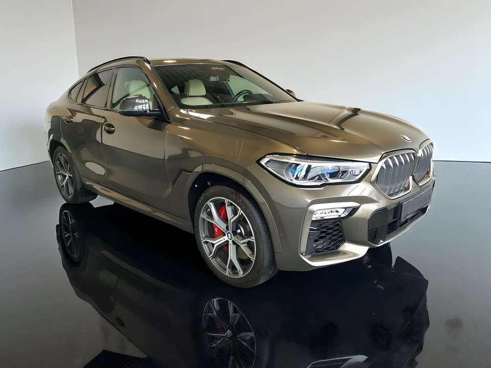 BMW X6 M50i