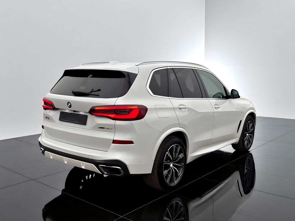 BMW X5 xDrive30d M-Sport (2)