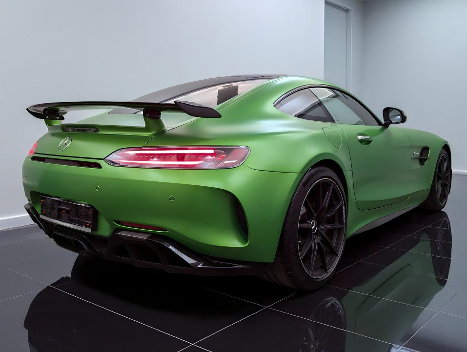 Mercedes-Benz AMG GT R (2)