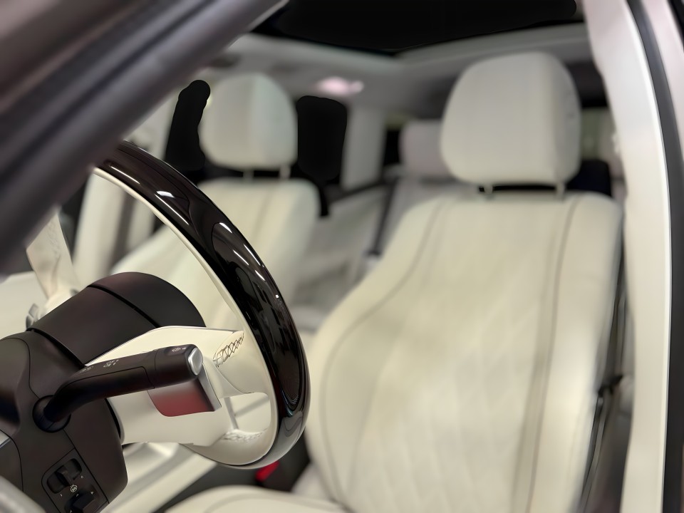 Mercedes-Benz GLS Maybach 600 (5)