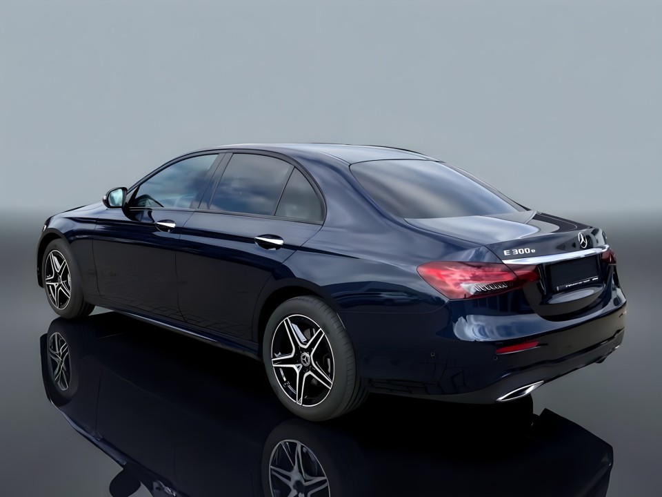 Mercedes-Benz E 300e 4MATIC AMG Line (3)