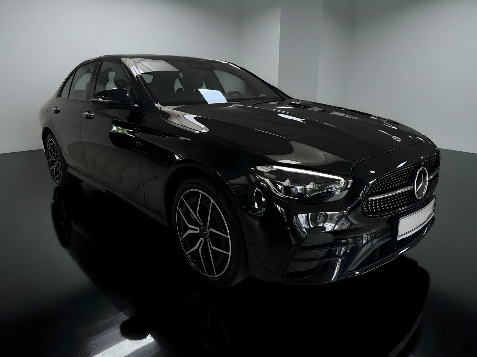 Mercedes-Benz E 300e 4MATIC AMG Line