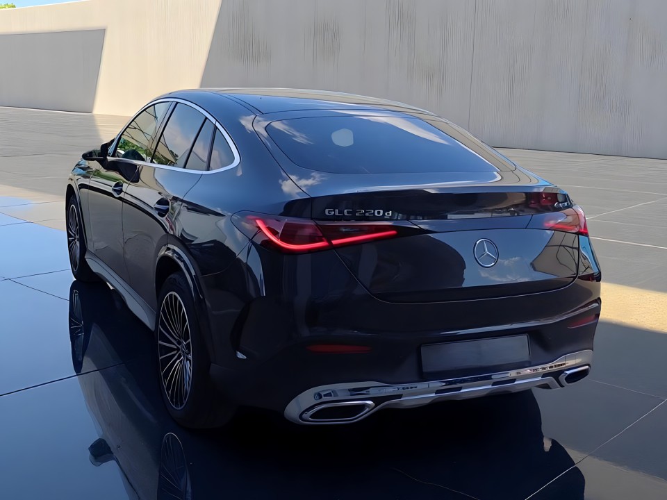 Mercedes-Benz GLC Coupe 220d 4MATIC AMG Line (5)