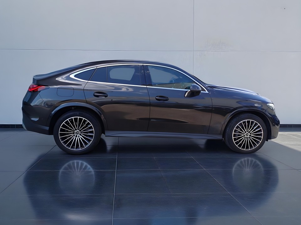 Mercedes-Benz GLC Coupe 220d 4MATIC AMG Line (2)