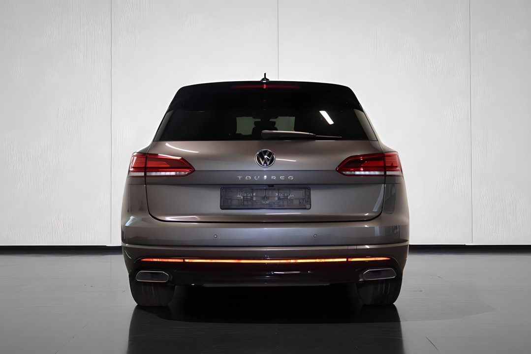 Volkswagen Touareg 3.0 TDI 4MATIC R-Line (3)