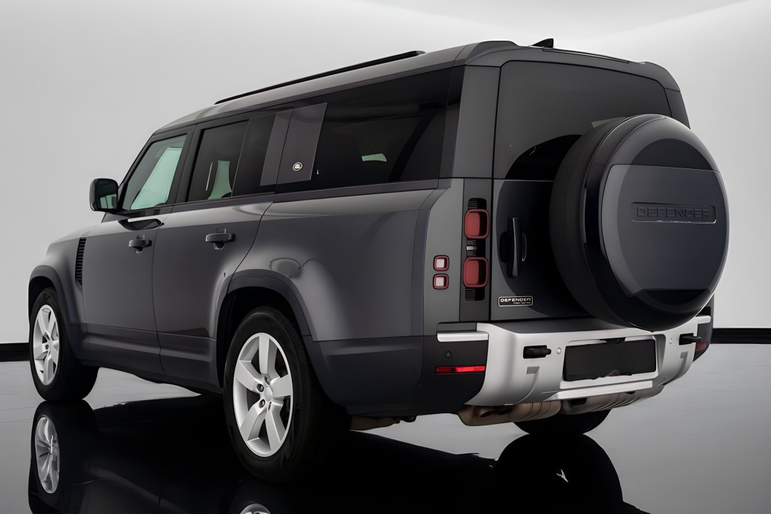 Land Rover Defender 130 D300 AWD First Edition (5)