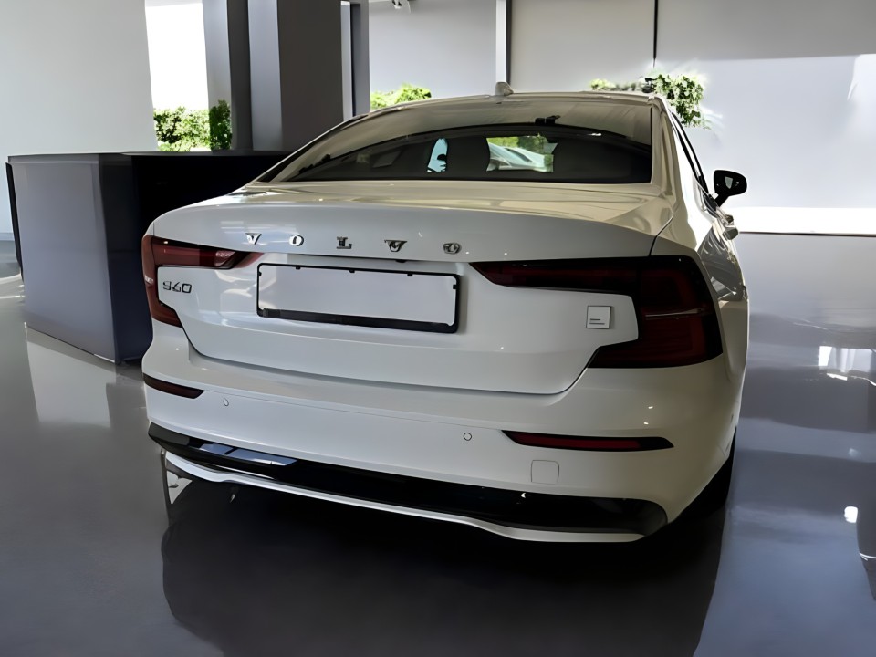 Volvo S60 T8 Polestar Engineered Recharge AWD (3)