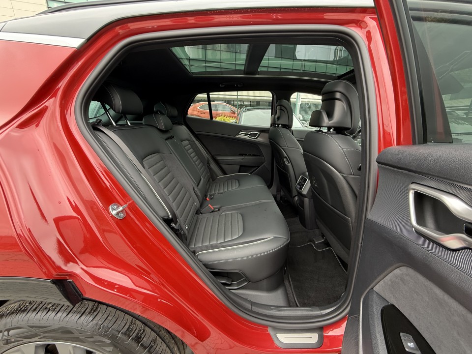 Kia Sportage GT Line 1.6 T-GDI HEV 230 CP A6 4x4 - foto 17