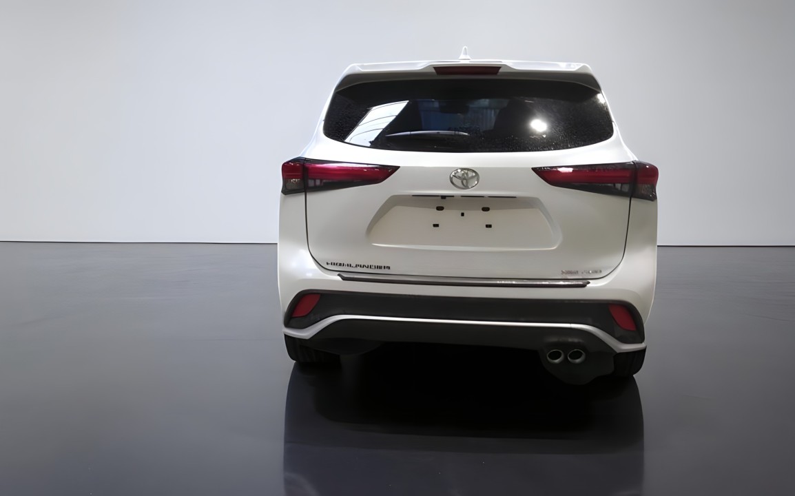 Toyota Highlander LE AWD (4)