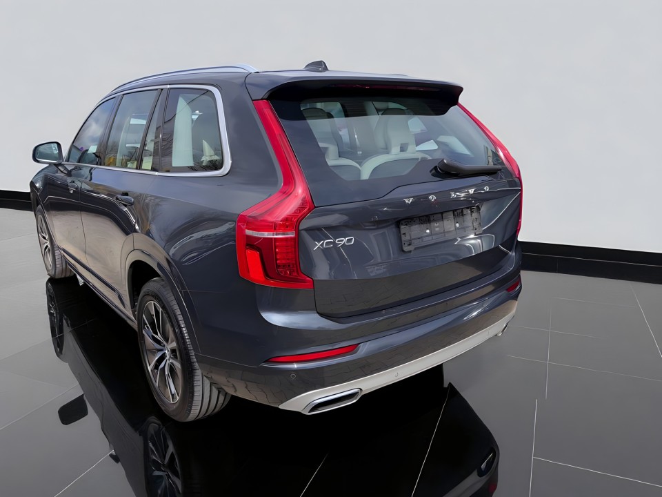 Volvo XC 90 B5 AWD Momentum Pro (3)