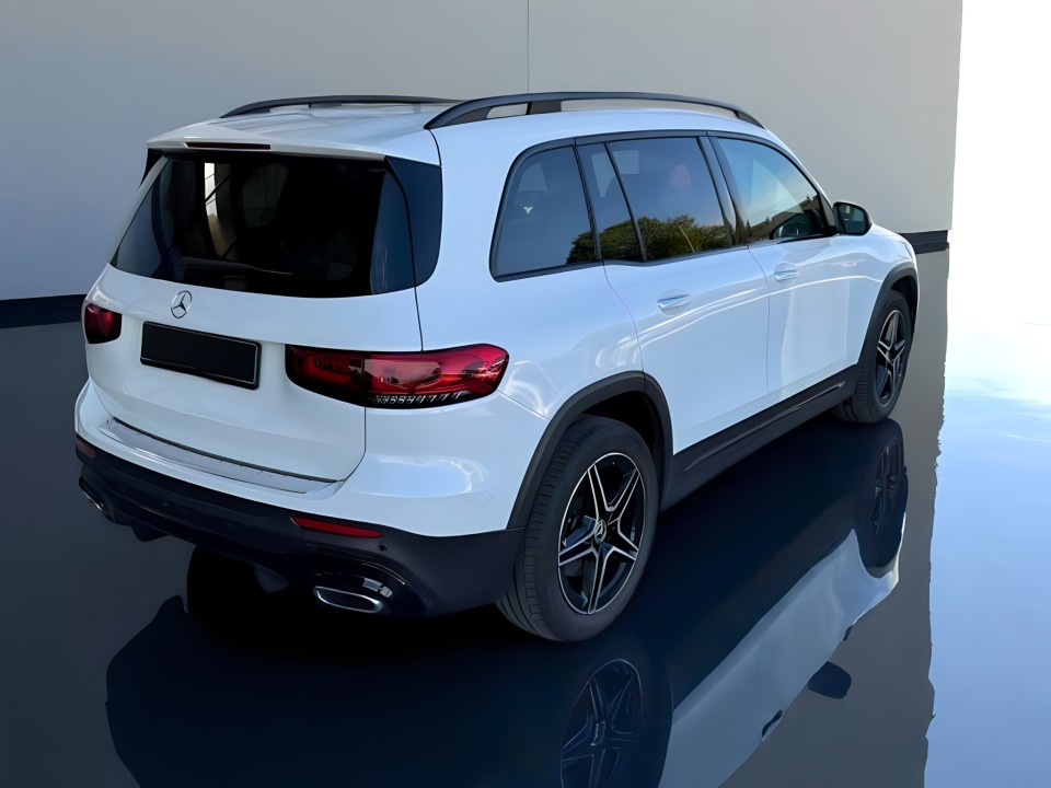 Mercedes-Benz GLB 220 4MATIC AMG Line (2)