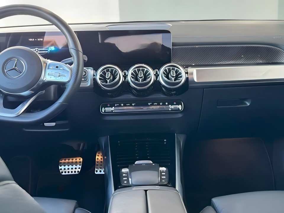 Mercedes-Benz GLB 220 4MATIC AMG Line (4)