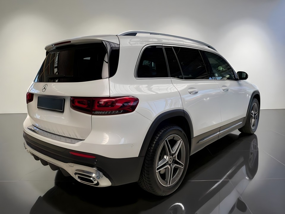 Mercedes-Benz GLB 250 4MATIC AMG Line (4)