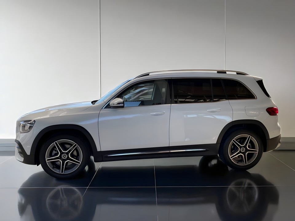 Mercedes-Benz GLB 250 4MATIC AMG Line (3)