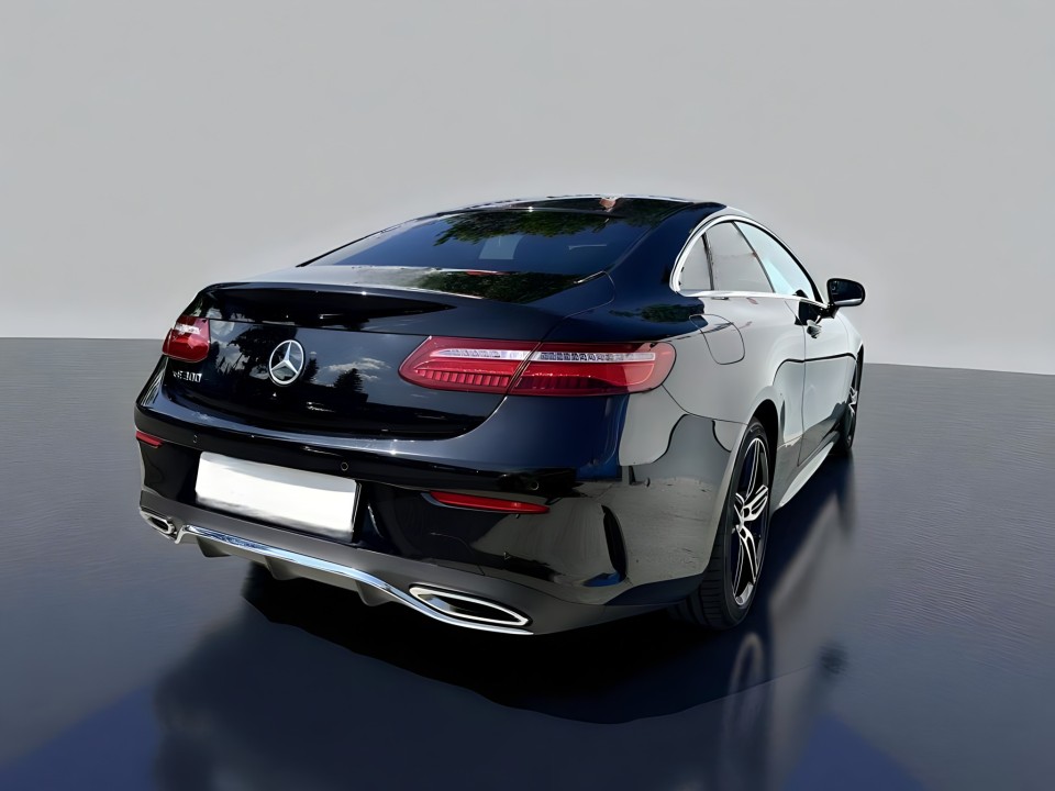 Mercedes-Benz E Coupe 300 AMG Line (3)